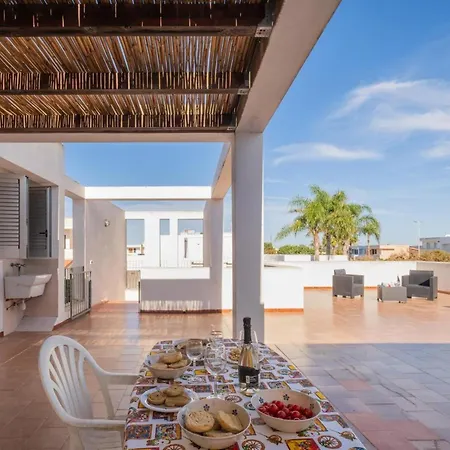 Sirena With Panoramic Terrace Hébergement de vacances *